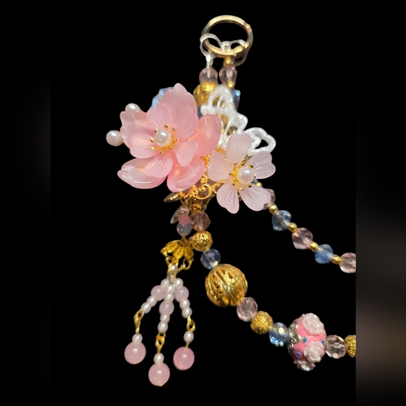 Elegant Pink Floral Beaded Bag Charm - Picture 3 of 4